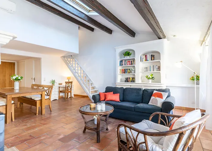 La Perle Du Vieil Antibes, Plage, Remparts A Pied Apartment *