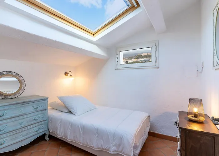 Apartment La Perle Du Vieil Antibes, Plage, Remparts A Pied *