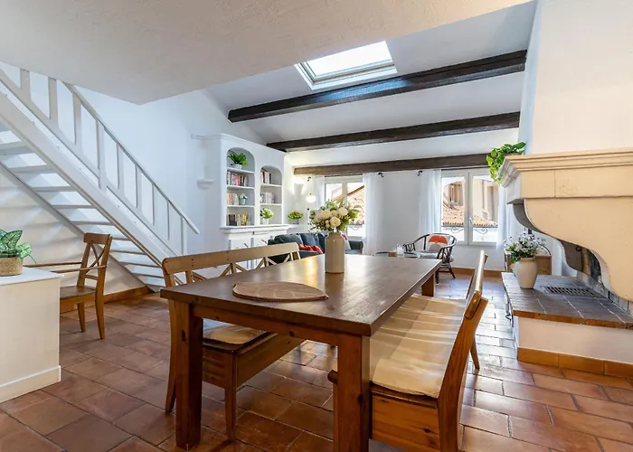 Apartment La Perle Du Vieil Antibes, Plage, Remparts A Pied *