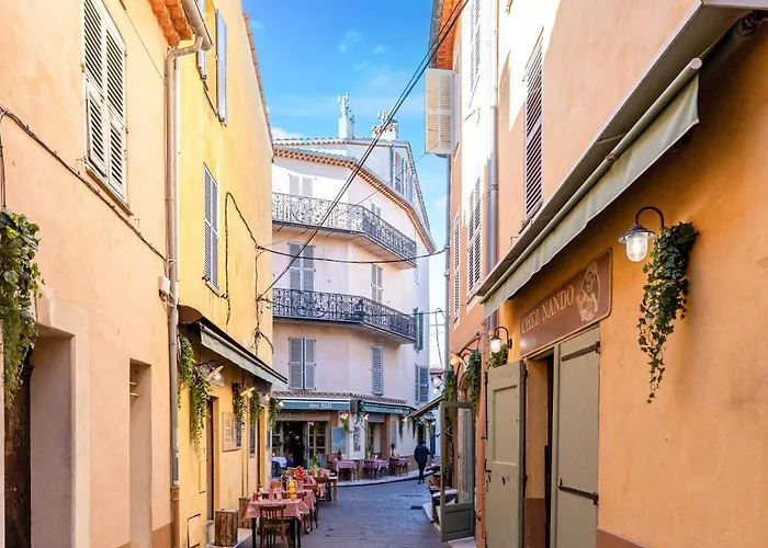 La Perle Du Vieil Antibes, Plage, Remparts A Pied *